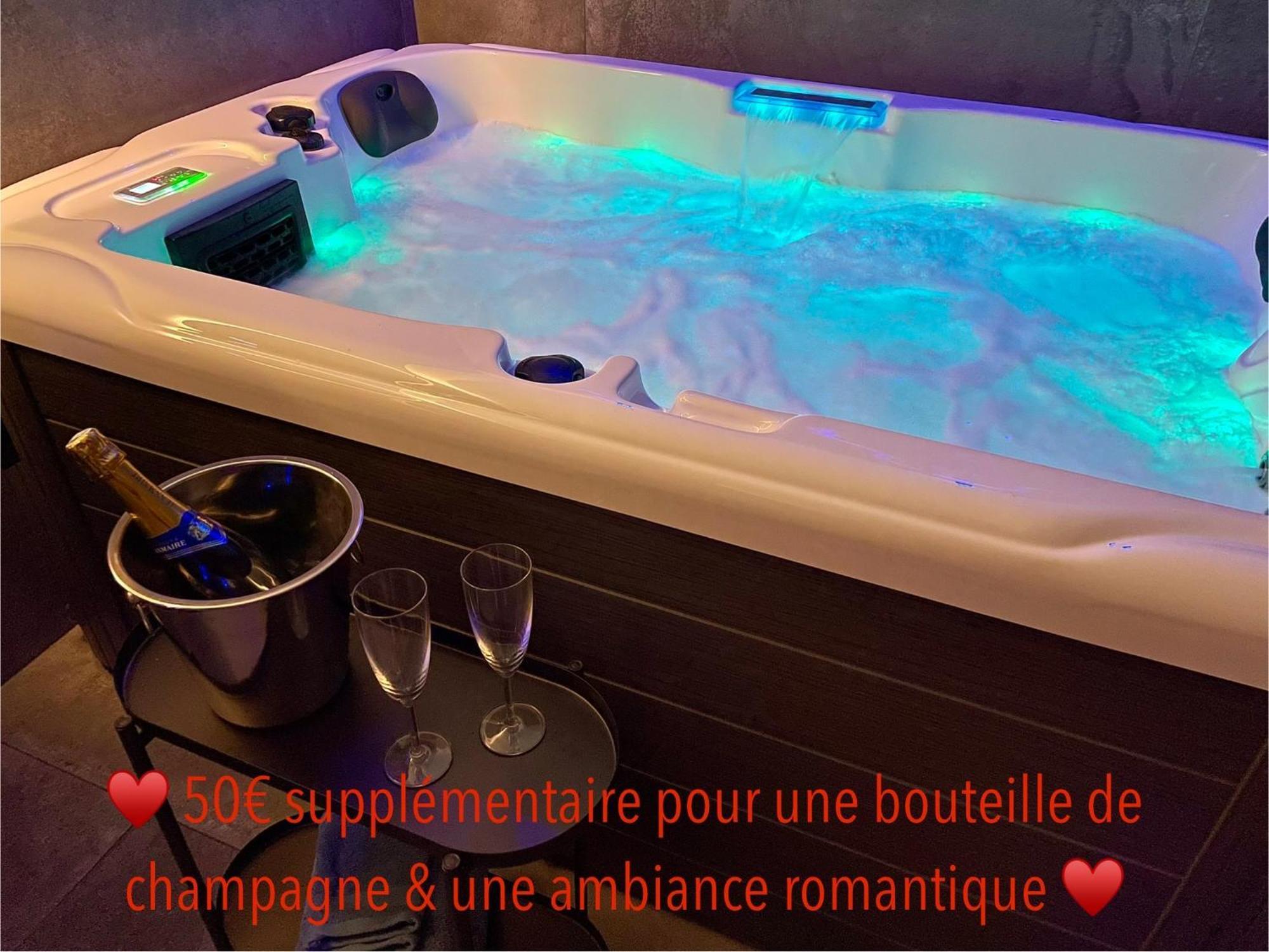 Spa & Vue Mer - Les O De Бандол Екстериор снимка